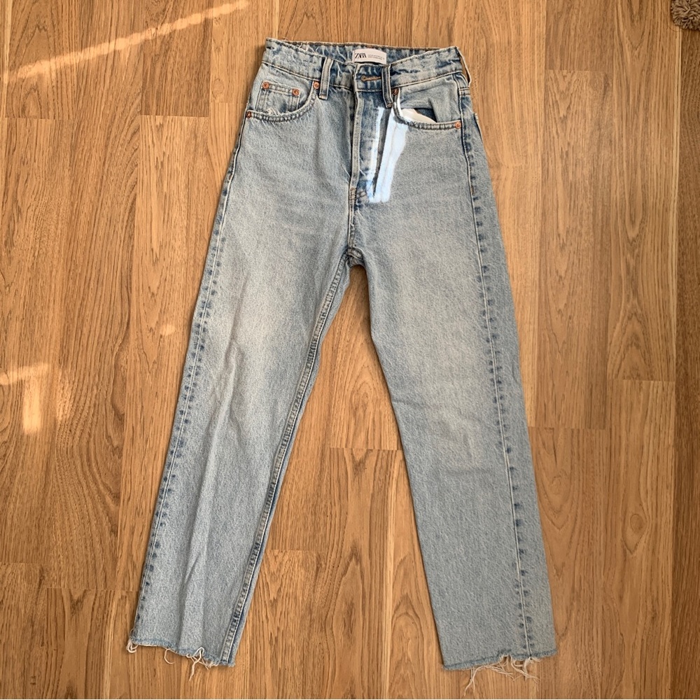 Zara Straight Jeans - Light Wash
